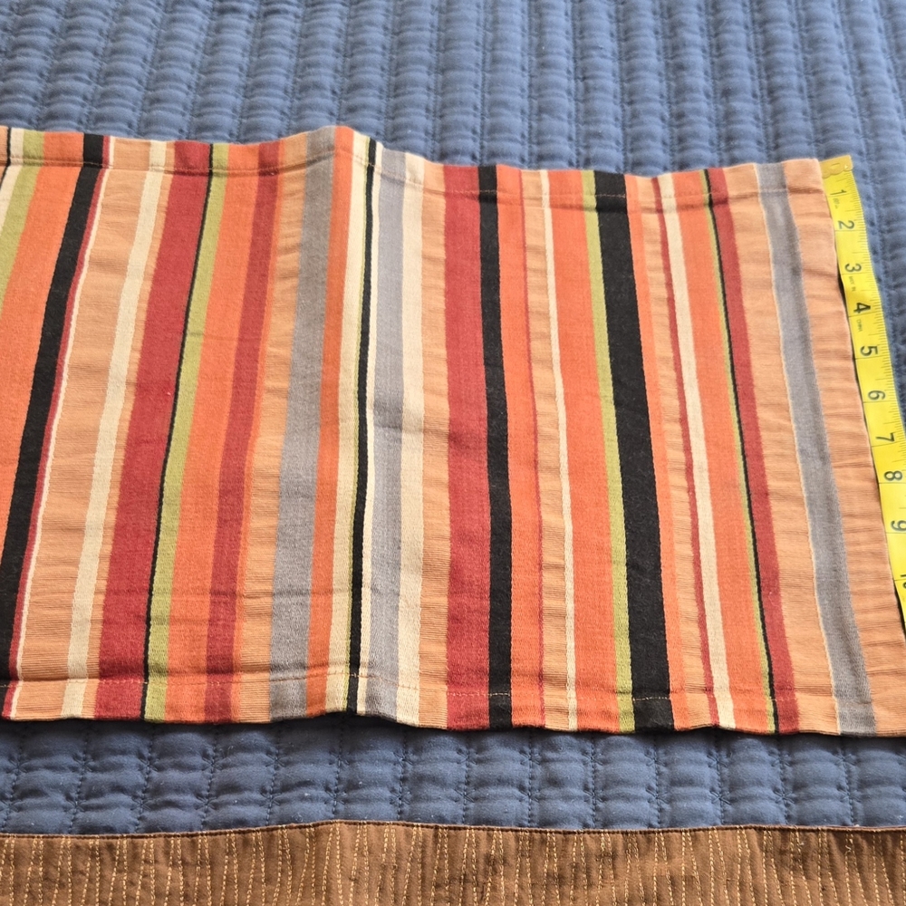 Crate & Barrel 7 placemats - Picture 12 of 12